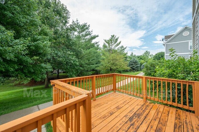 Building Photo - 15212 Greenbelt Dr