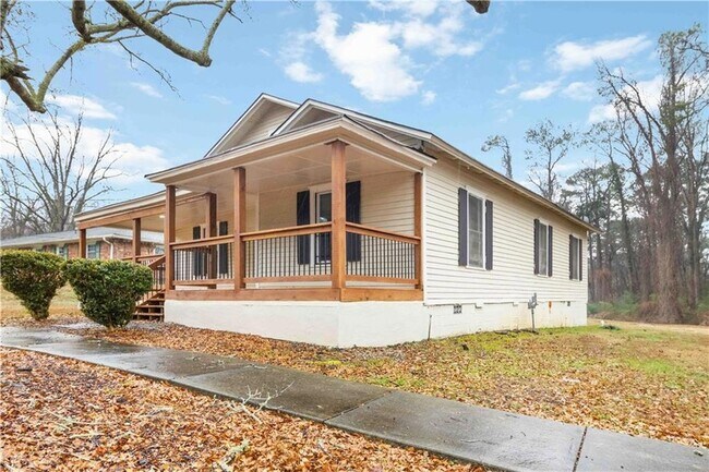 Foto del edificio - 2141 Fairburn Rd SW