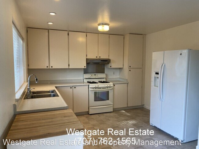 Building Photo - 4 br, 2 bath House - 8419 Lakewood Ave