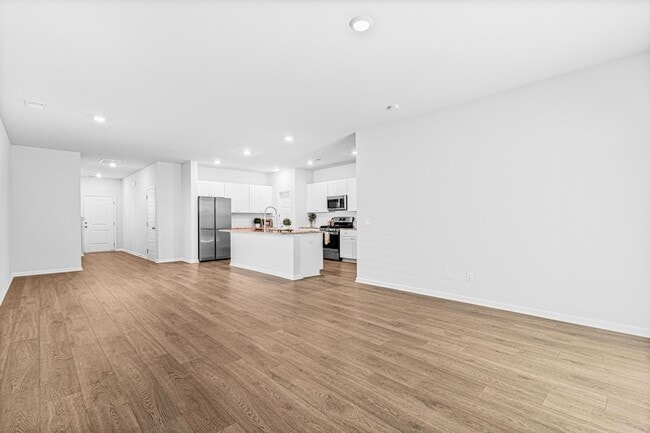 Building Photo - 504 Minim St