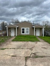 Building Photo - 324 Gannt St