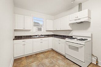 Building Photo - 4728 Avenue R 1/2