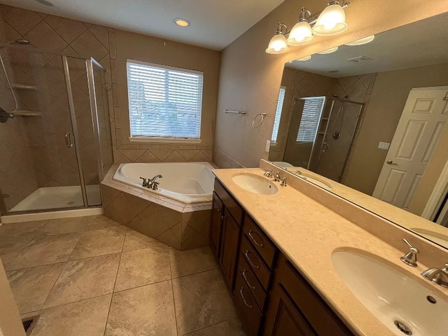 Foto del edificio - 12010 E Lake Cir