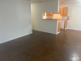 Building Photo - 1322 Country Club Rd