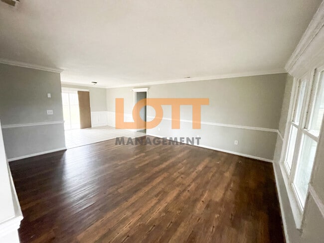 Building Photo - 107 Osmond Dr