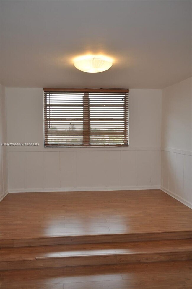 Foto del edificio - 910 Jefferson Ave