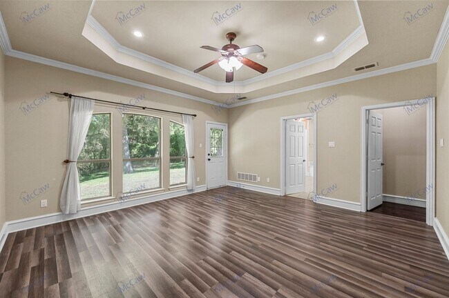 Building Photo - Absolutely Wonderful 4/3.5 one-story Home ...