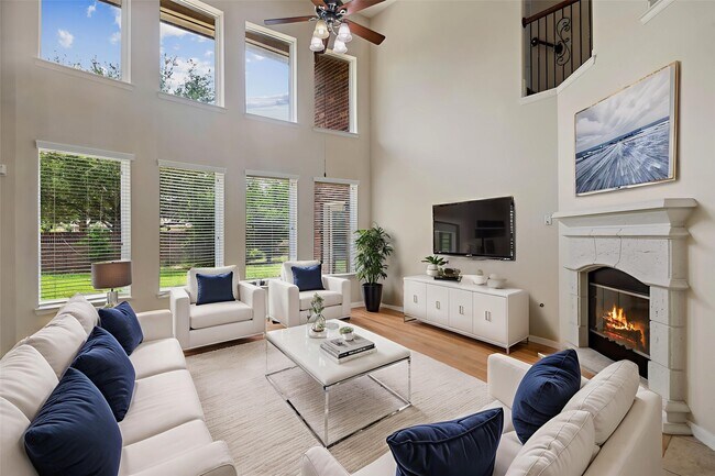 Foto del edificio - 2319 Genesta Path