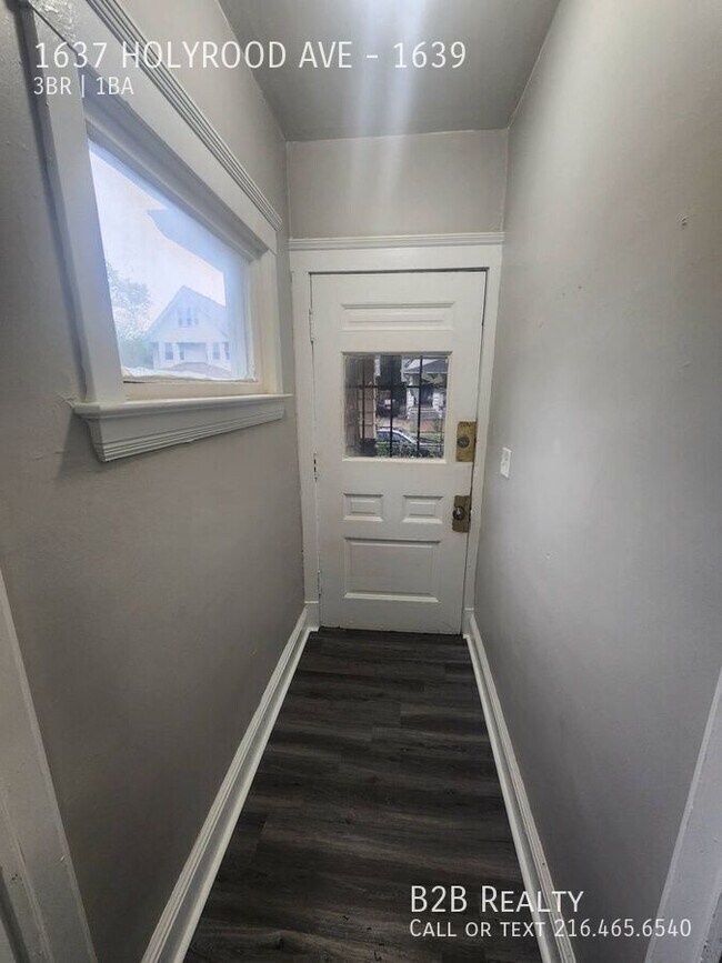 Foto del edificio - 1637 Holyrood Rd