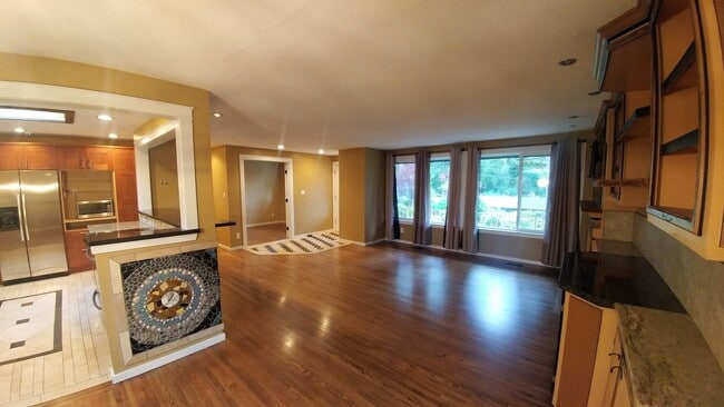Building Photo - O&#39;Neill 7551