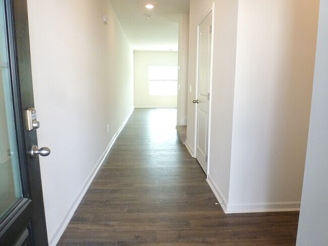 Foto del edificio - 1025 Saylors Pl