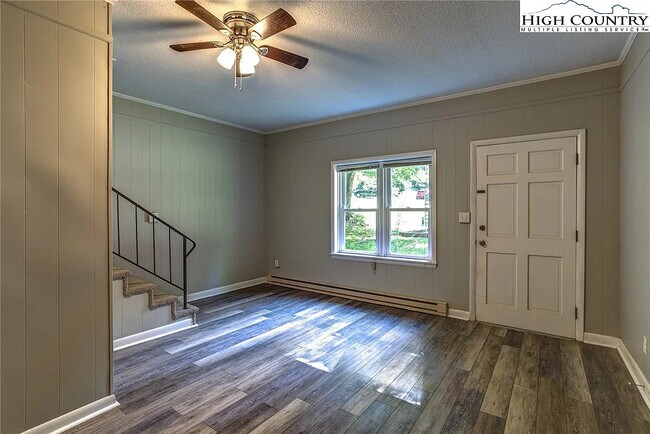 Building Photo - 247 Homespun Hills Rd