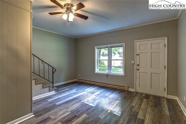 Foto del edificio - 247 Homespun Hills Rd