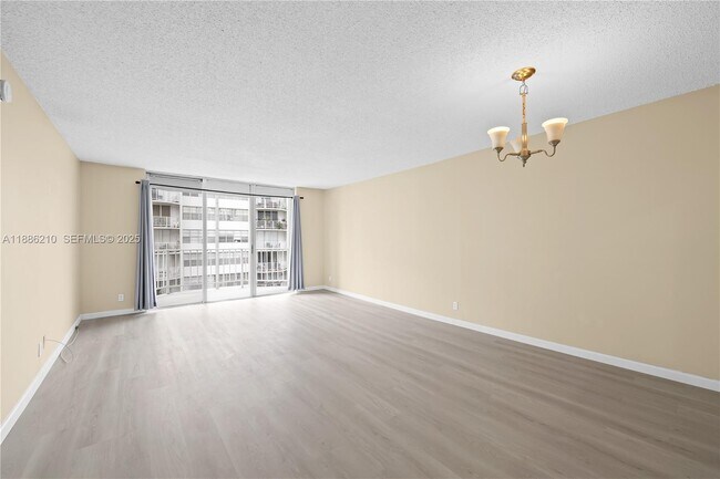 Foto del edificio - 16740 NE 9th Ave