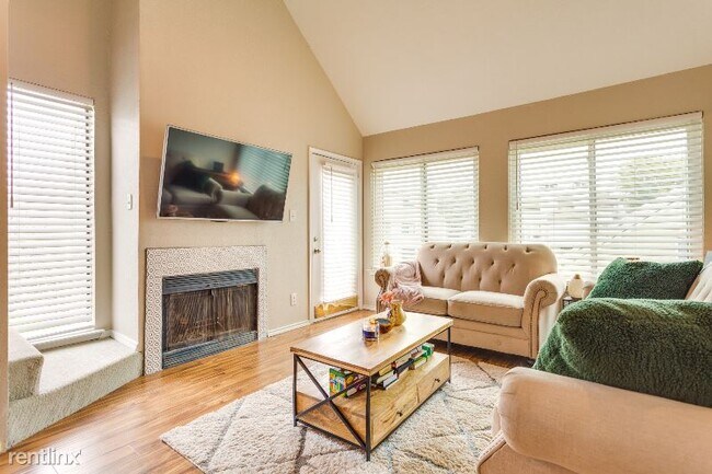 Building Photo - 3121 Sondra Dr