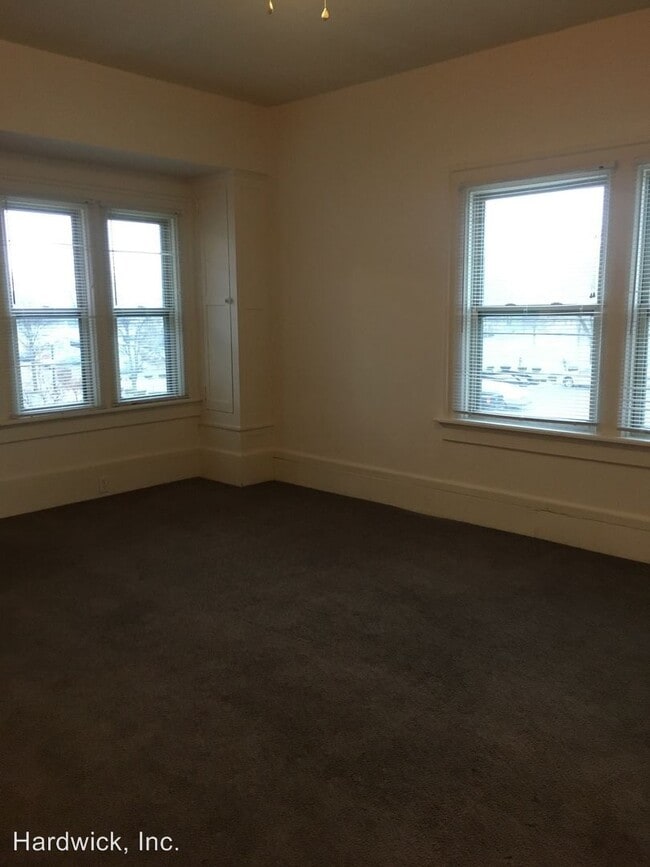 Building Photo - 400 Kendall Pl