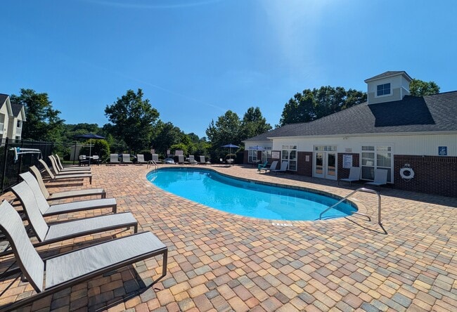 Building Photo - Brittany Place Hendersonville