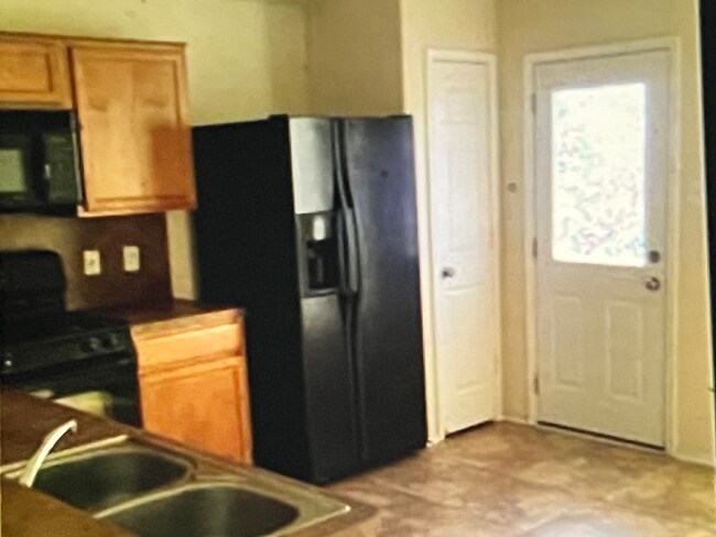 Foto del edificio - 7907 Crescent Village Ln