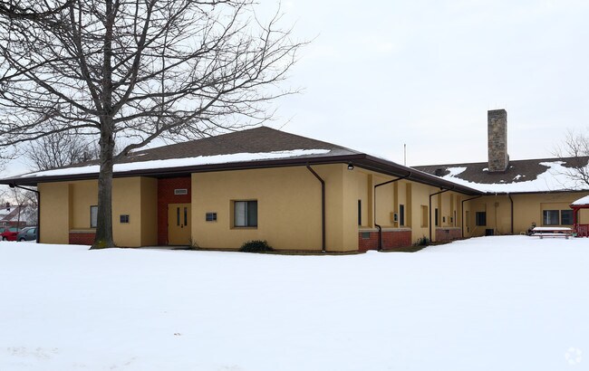 Foto del edificio - Alpha Phi Alpha Housing Estates