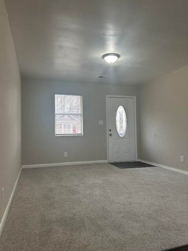 Building Photo - One Story Home located within walking dist...