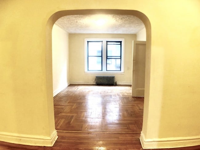 Building Photo - 221 Linden Blvd