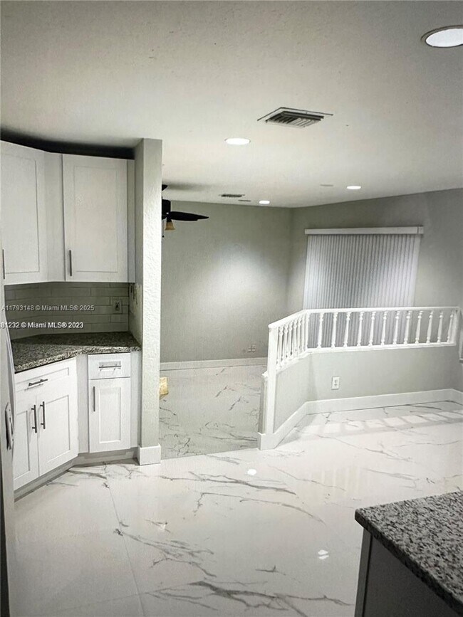 Foto del edificio - 9763 NW 32nd St