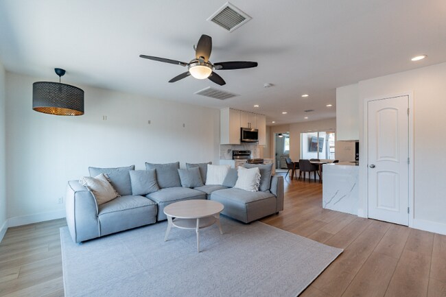 Foto del edificio - 8701 E Sheridan St