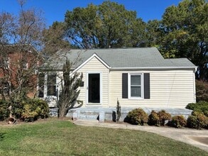 Building Photo - 1105 Central Dr