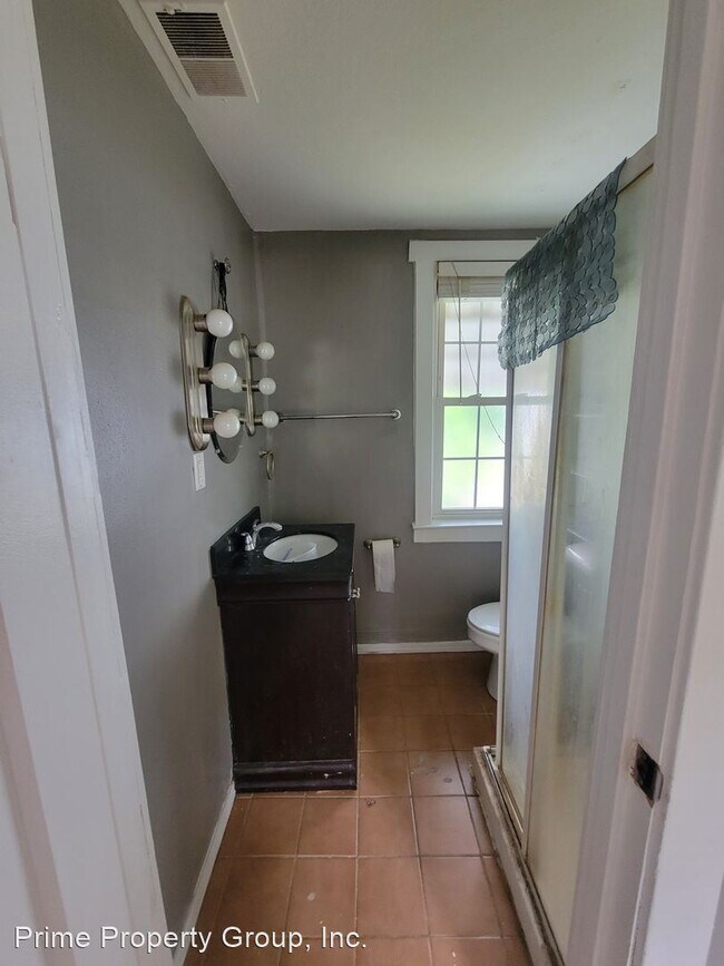 Foto del edificio - 2 br, 1 bath House - 903 Foley Ave