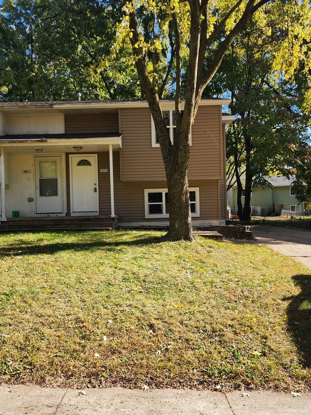 Primary Photo - 3 Bedroom 1 Bath Duplex