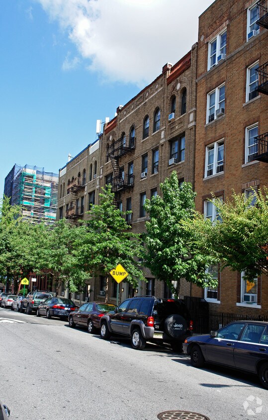 Building Photo - 223 13th St