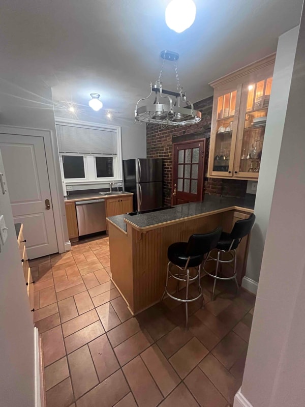 Building Photo - 1409 Colonial Ave