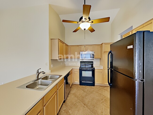 Foto del edificio - 15943 W Smokey Dr
