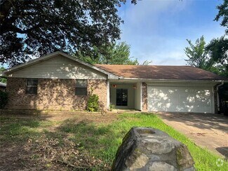 Building Photo - 754 Patricia Dr