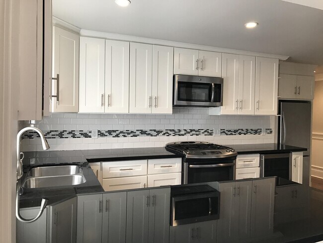 Building Photo - 140 Lower Via Casitas