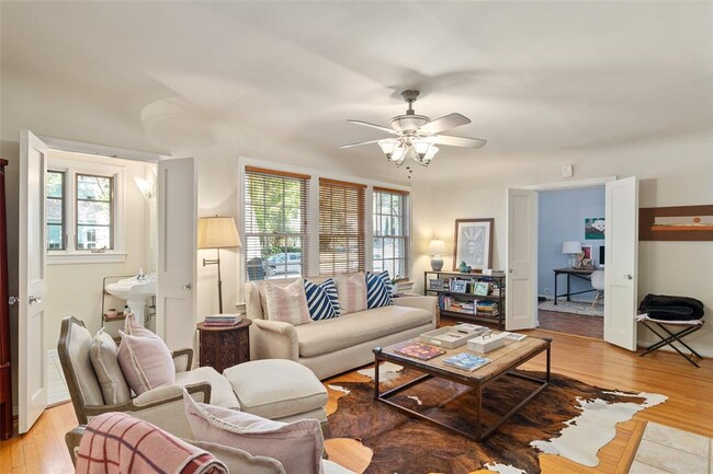 Foto del edificio - 4513 Fairway Ave