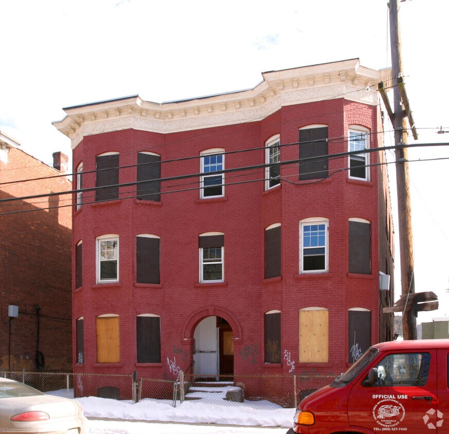 Foto del edificio - 160-162 Bartholomew Ave