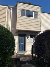 Building Photo - 240 Jamil Rd