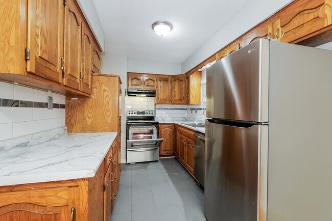 Building Photo - 420 NE 87th St