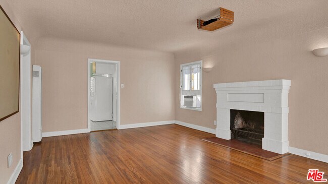 Foto del edificio - 6180 Oak Crest Way