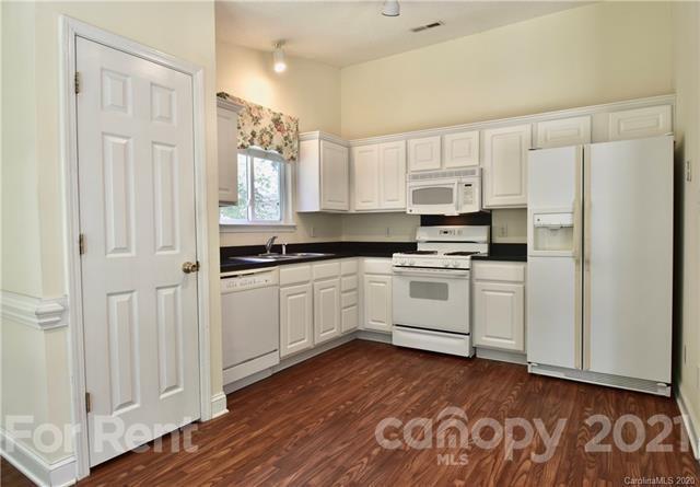 Building Photo - 1014 Salmon River Dr