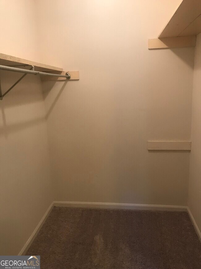 Foto del edificio - 120 Boley Dr