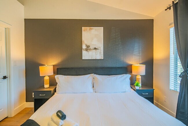 Foto del edificio - 7900 E Princess Dr