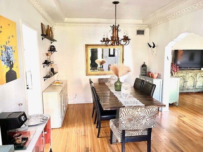 Foto del edificio - 6100 Alcott St