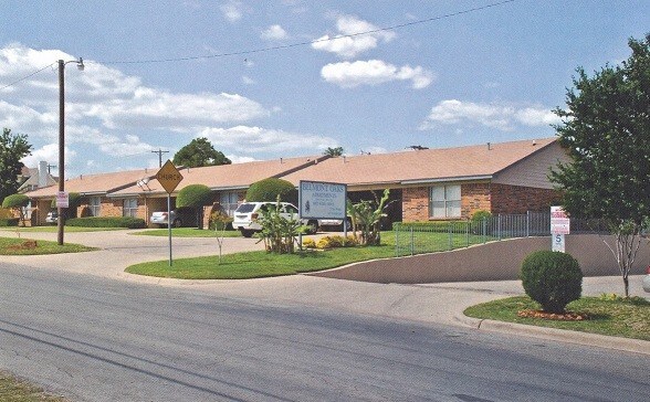 Building Photo - 2500 NW 18th St