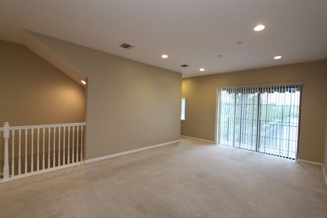 Foto del edificio - Beautiful 3/2 Townhouse Available !!