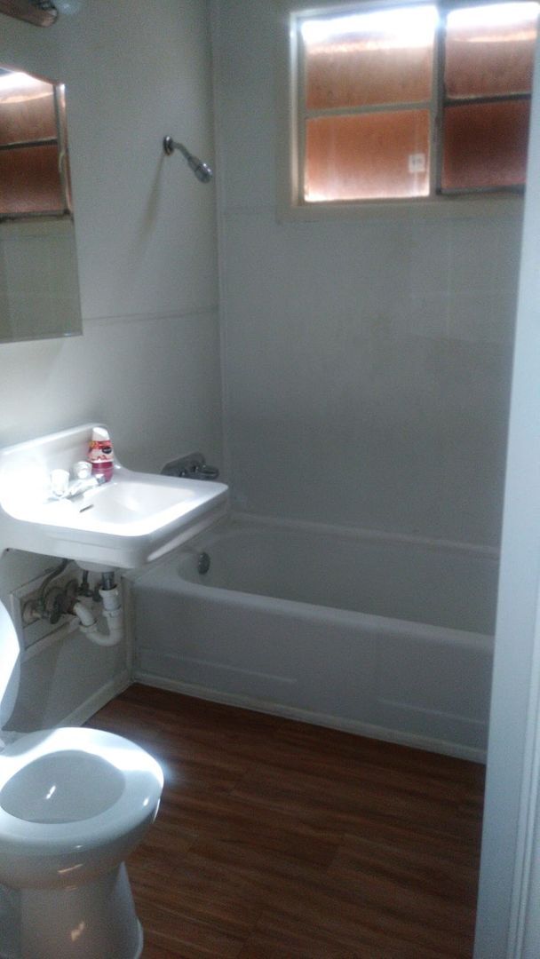 Building Photo - Section-8 ok, For Rent by owner, 3-Bed/1.5...