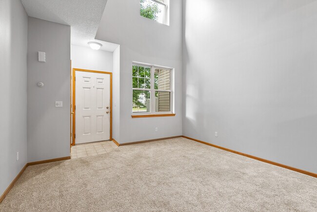 Foto del edificio - 5020 Holly Ln N