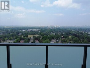 Building Photo - 8 Olympic Gdn Dr