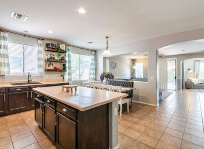 Foto del edificio - 15127 N 159th Dr